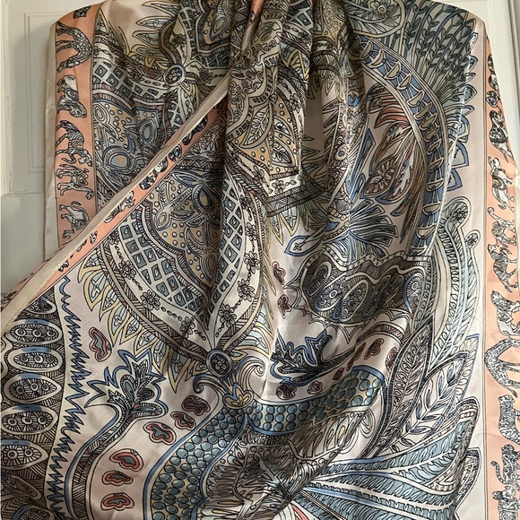 NEW La Fiorentina 100% Silk Scarf - Picture 3 of 4